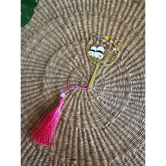 Panda pair metal lightweight book mark - Picture 1 of 12